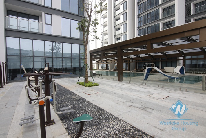 Four bedroom apartment for rent in Vinhome Metropolis, Ha Noi